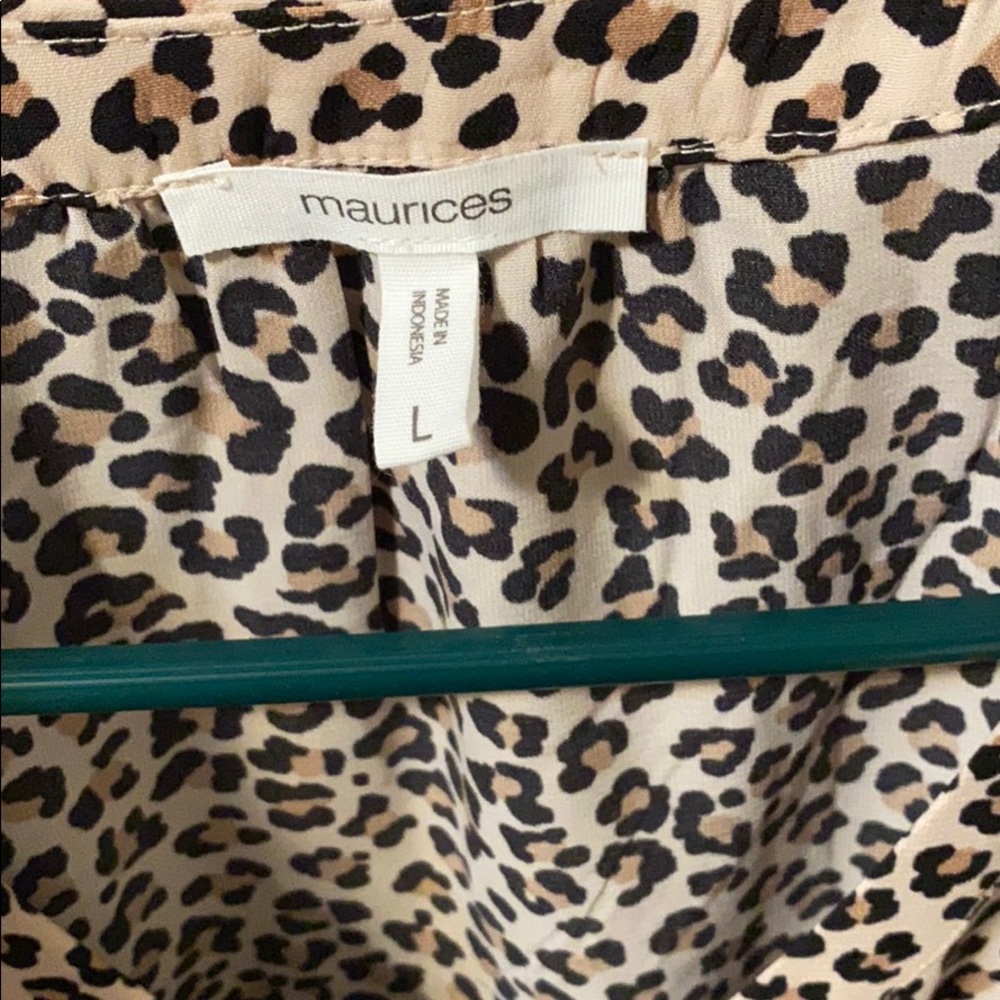 Super cute cheetah print top!! - Picture 3 of 3